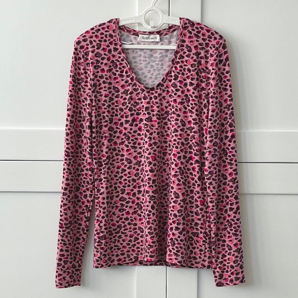 Kettlewell Small Maia leopard animal print vee neck in excellent condition